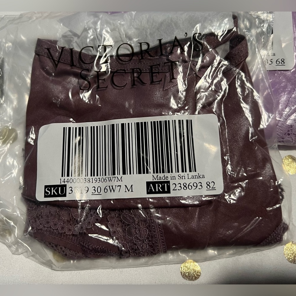 VICTORIA SECRET Cheeky panty size Medium